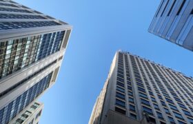 長周期地震動とは？高層ビルで起こる大きな揺れの特徴と対策
