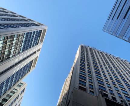 長周期地震動とは？高層ビルで起こる大きな揺れの特徴と対策